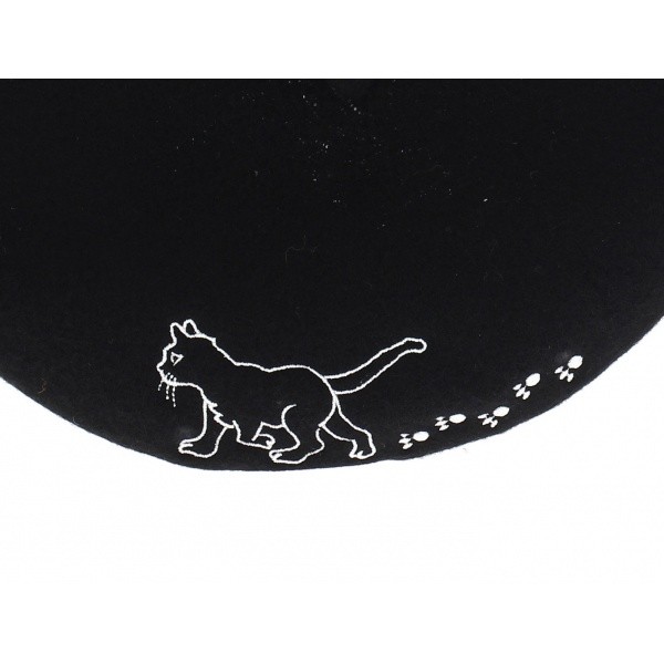 Beret Embroidery - Cat and its legs